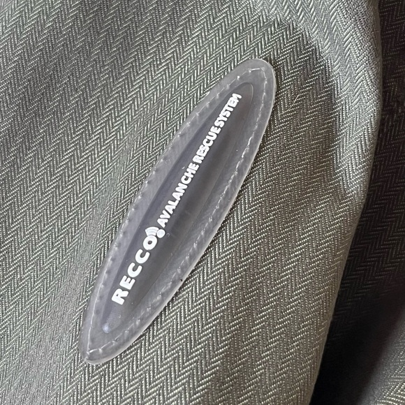 The North Face Women's Forrest Green Heavy Duty
Recco Ski Jacket SIZE XS - Picture 8 of 14